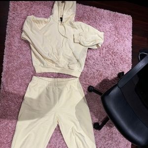 TNA Cozy af matching sweater & trackpants